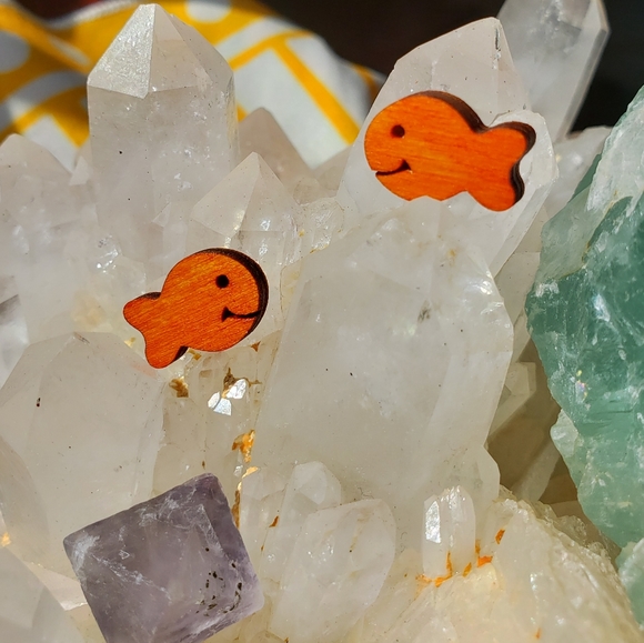 Hand crafted Goldfish cracker stud earrings - Picture 5 of 6